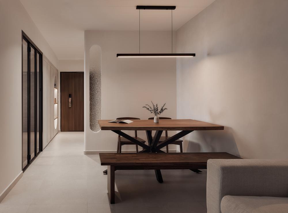 Modern Dining Room with Dining Table and Dining Chairs