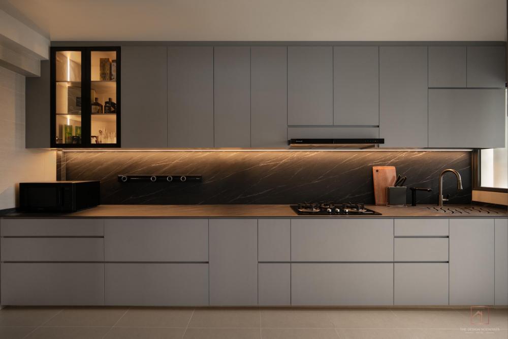 Contemporary Kitchen with Countertop and Kitchen Backsplash