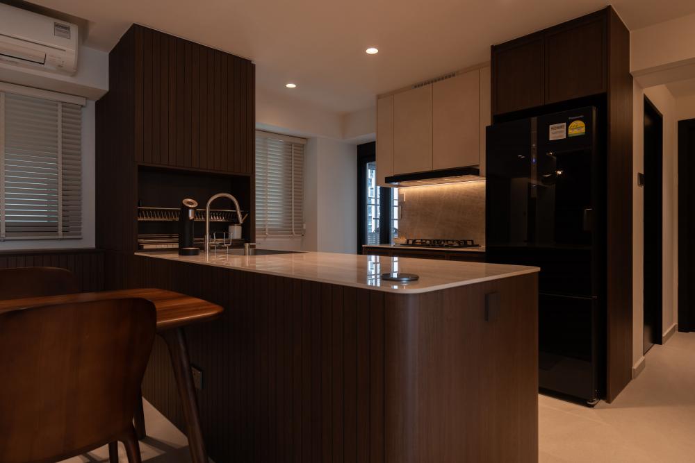 Modern Kitchen with Countertop and Homogeneous Tiles