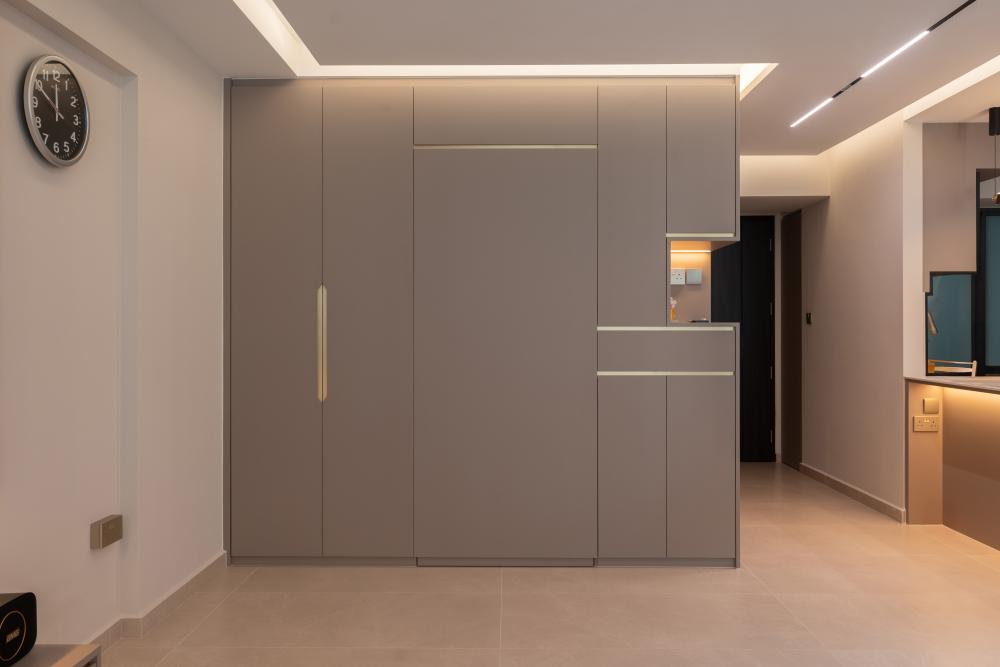 Modern Entryway with Mirror and Seating Bench