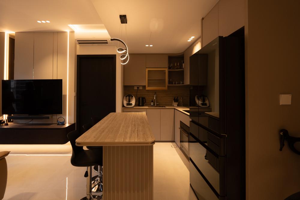Modern Kitchen with Homogeneous Tiles and Wood Flooring