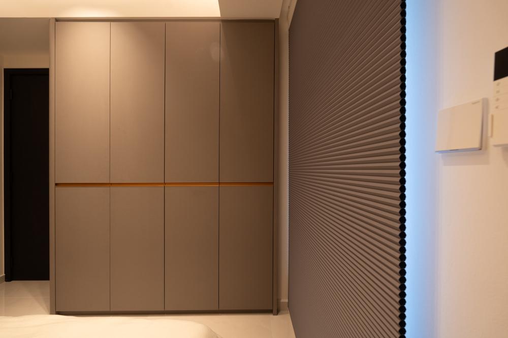 Modern Bedroom with Homogeneous Tiles and Wood Flooring