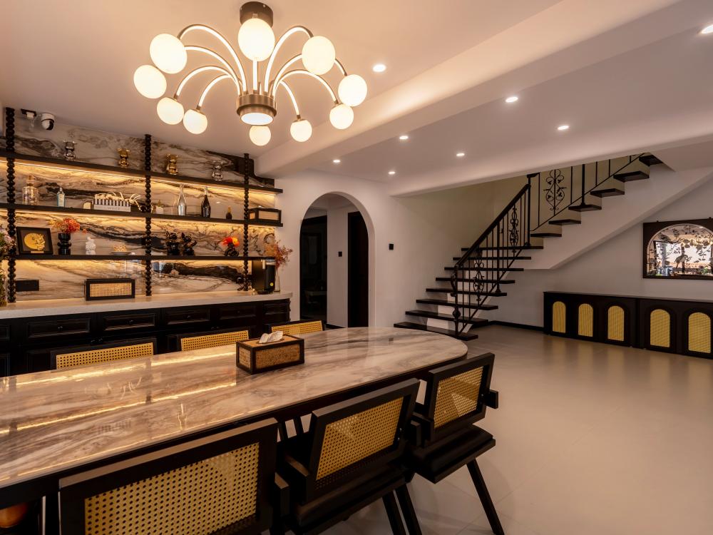 Modern Dining Room with Drop Light and Ceiling Light