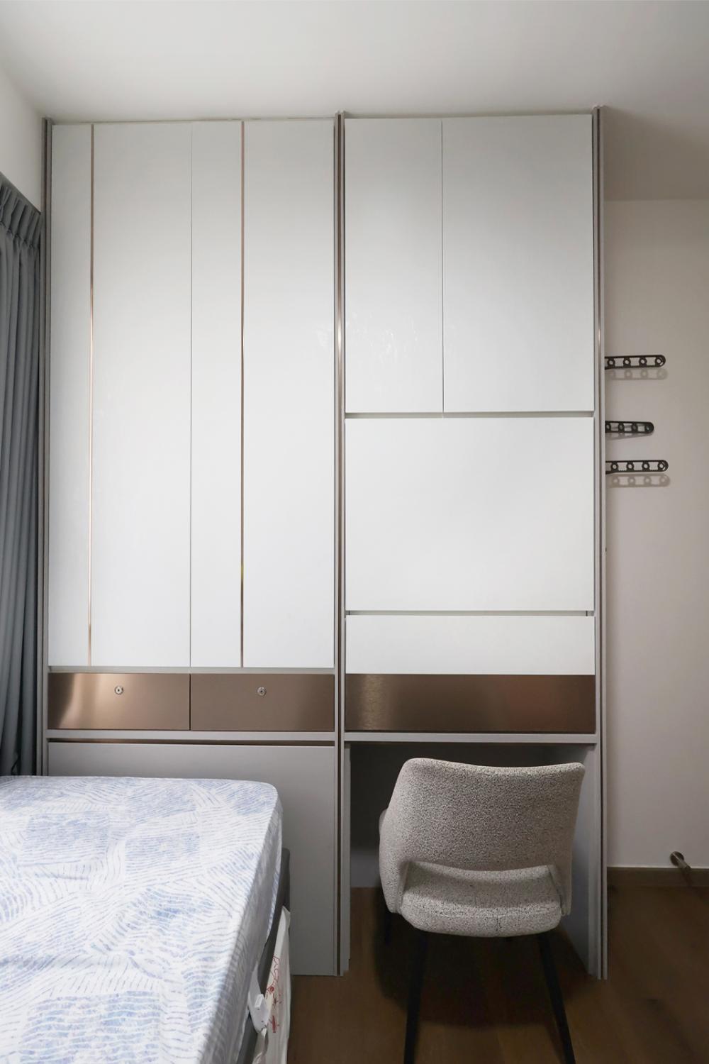 Contemporary Bedroom with Vinyl Flooring and Wardrobe