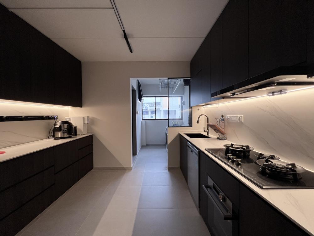 Modern Kitchen with Countertop and Kitchen Backsplash