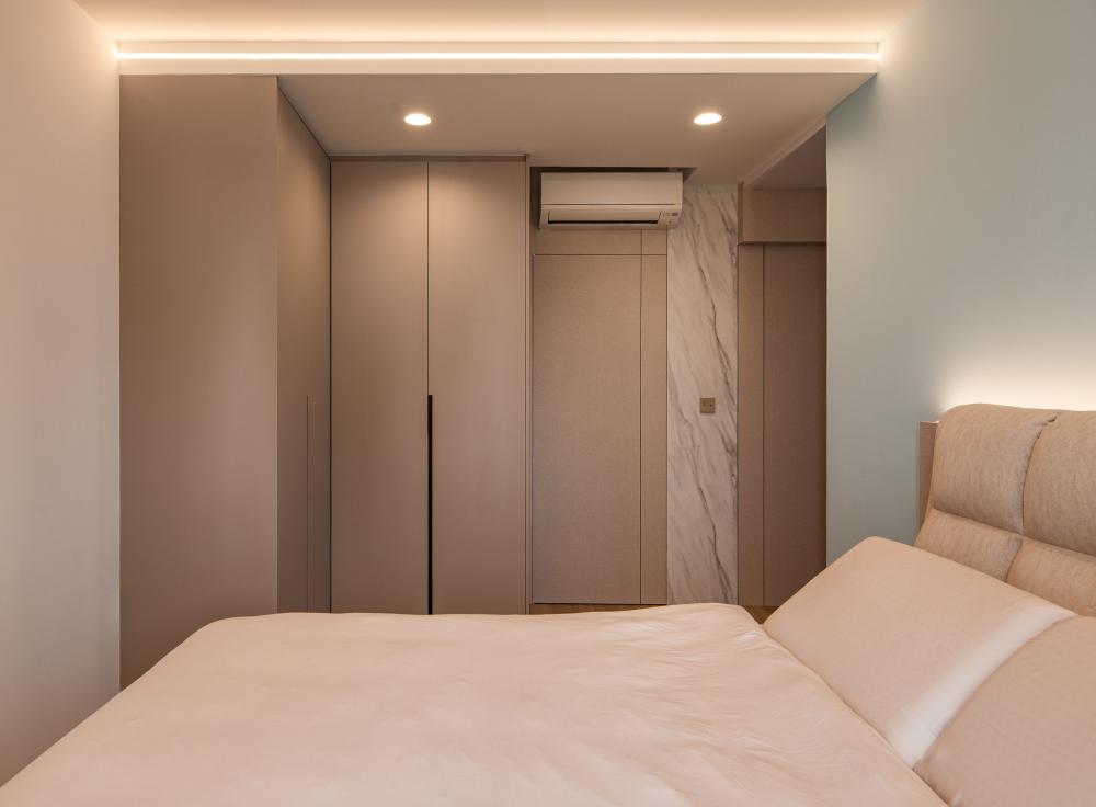 Modern Bedroom with Wardrobe and Bed