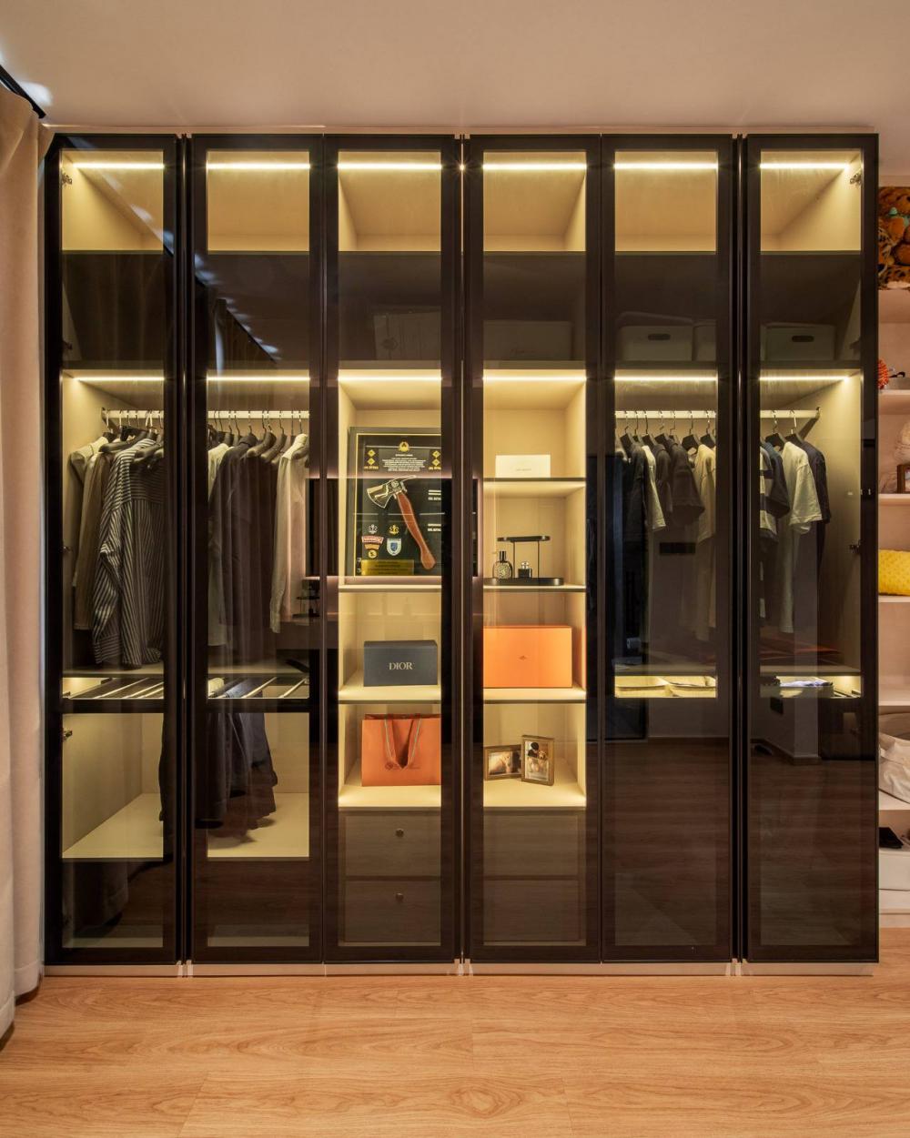Modern Bedroom with Wardrobe and Sliding Wardrobe