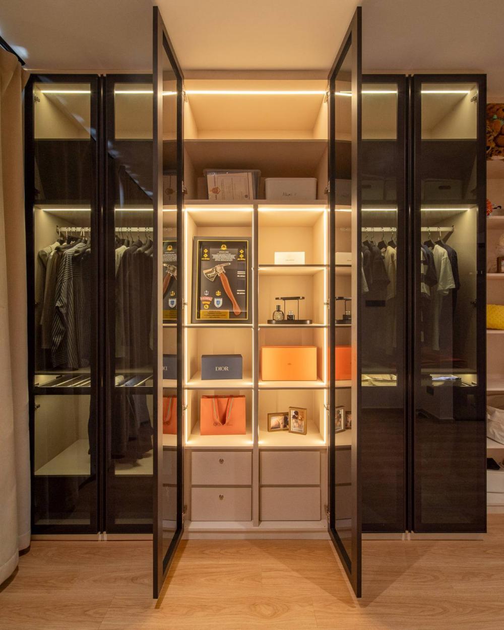 Modern Bedroom with Wardrobe and Sliding Wardrobe