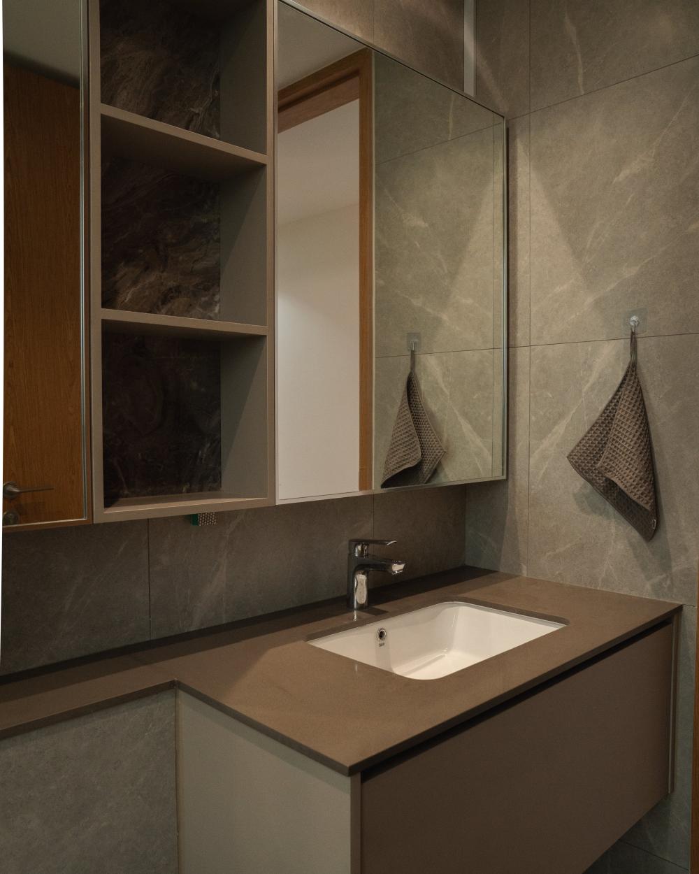 Minimalist Bathroom with Countertop and Wood Flooring