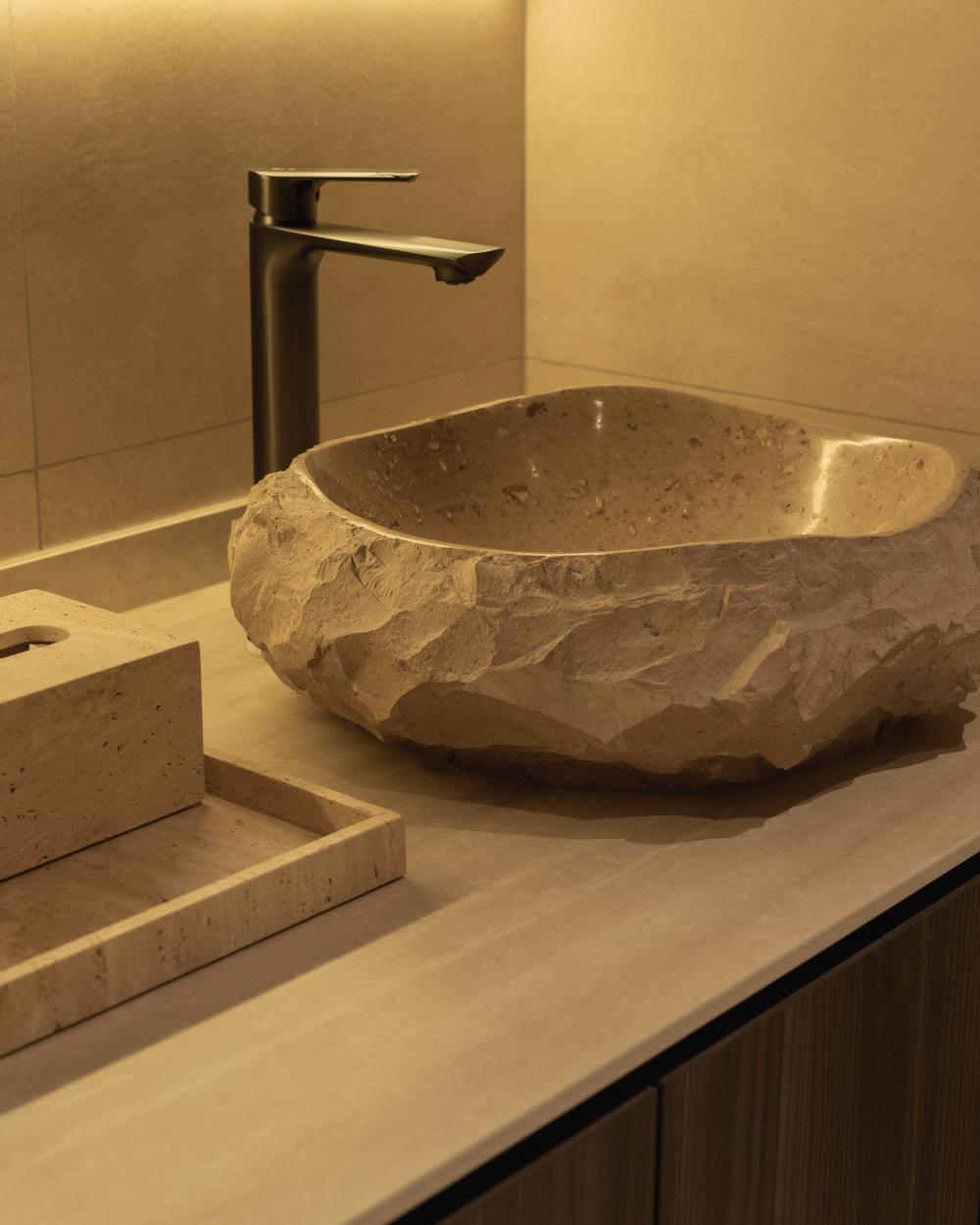 Scandinavian Bathroom with Homogeneous Tiles and Parquet Floor