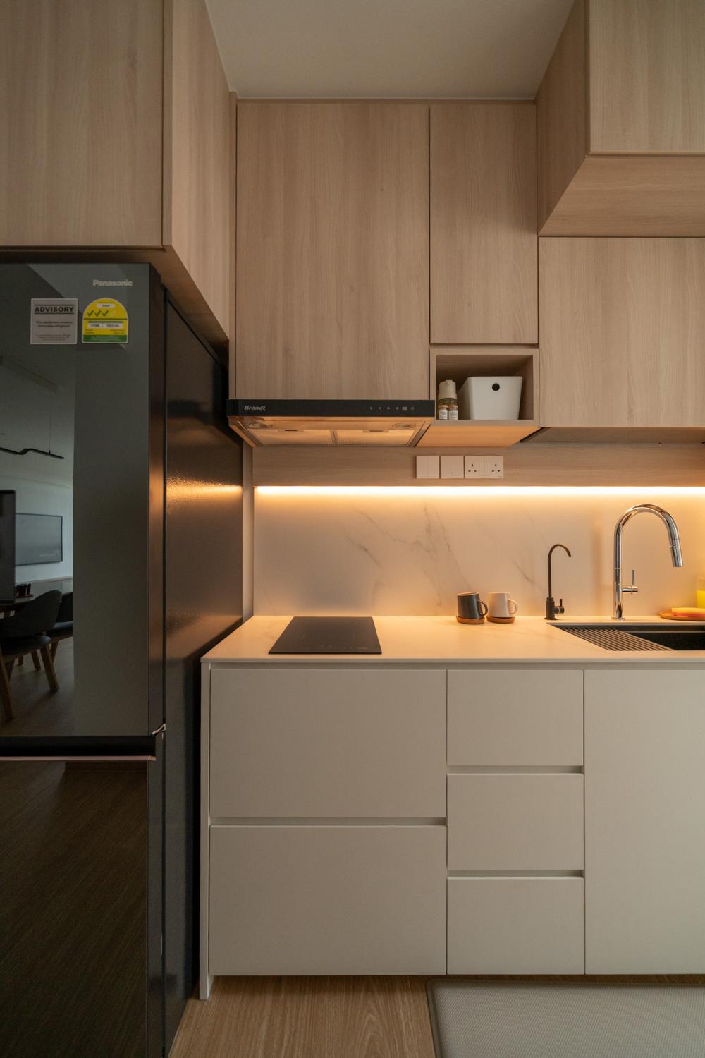 Minimalist Kitchen with Countertop and Open Kitchen