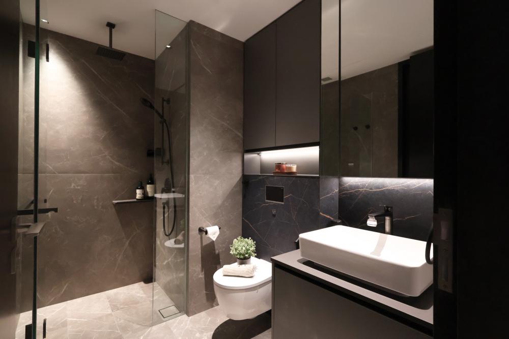 Contemporary Bathroom with Mirror and Shower Screen