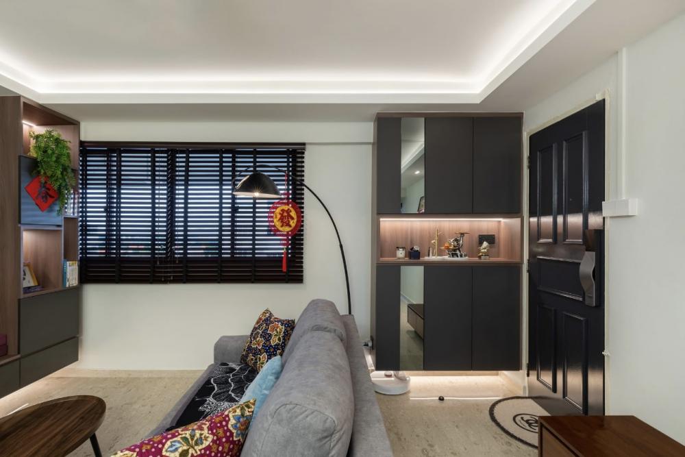 Modern Entryway with Mirror and Shoe Rack