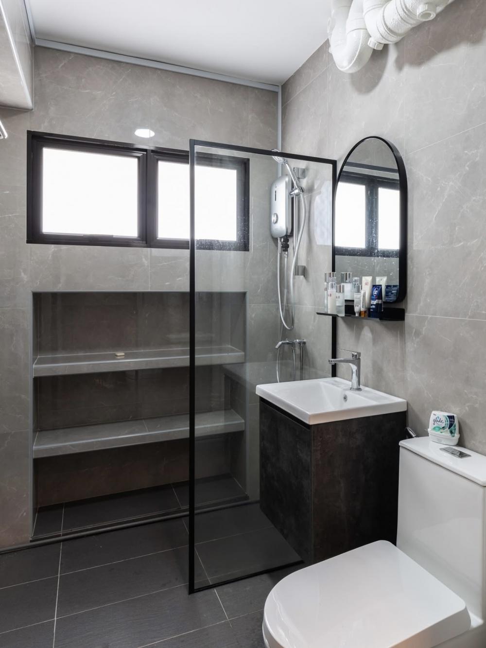 Minimalist Bathroom with Homogeneous Tiles and Mirror