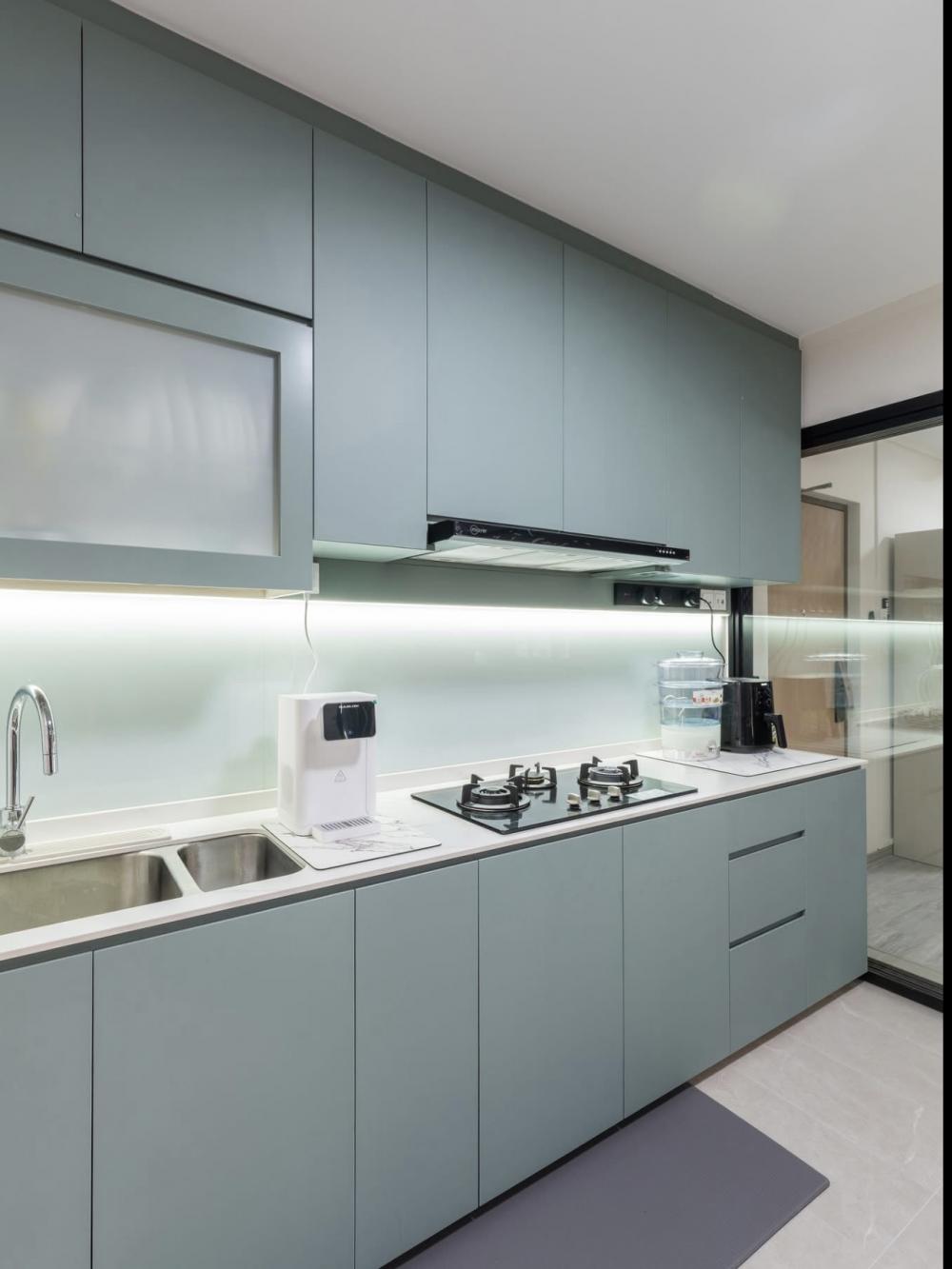 Minimalist Kitchen with Countertop and Homogeneous Tiles