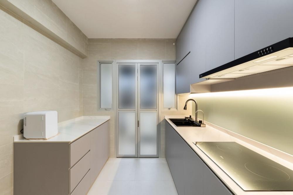 Contemporary Kitchen with Countertop and Homogeneous Tiles