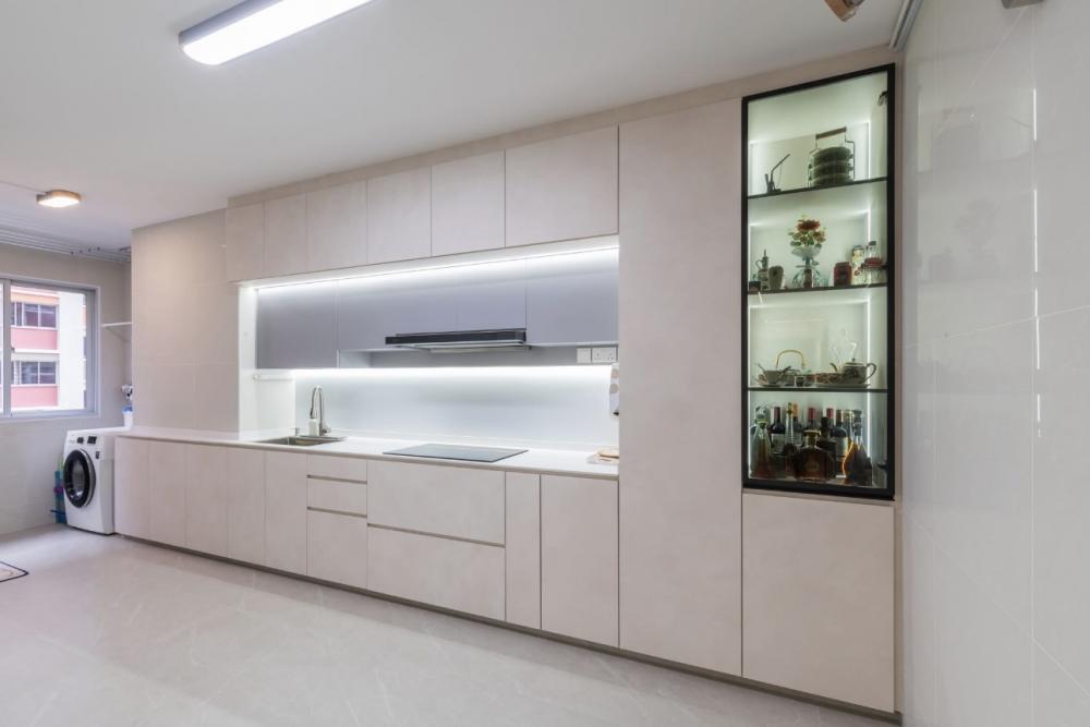 Minimalist Kitchen with Homogeneous Tiles and Cupboard
