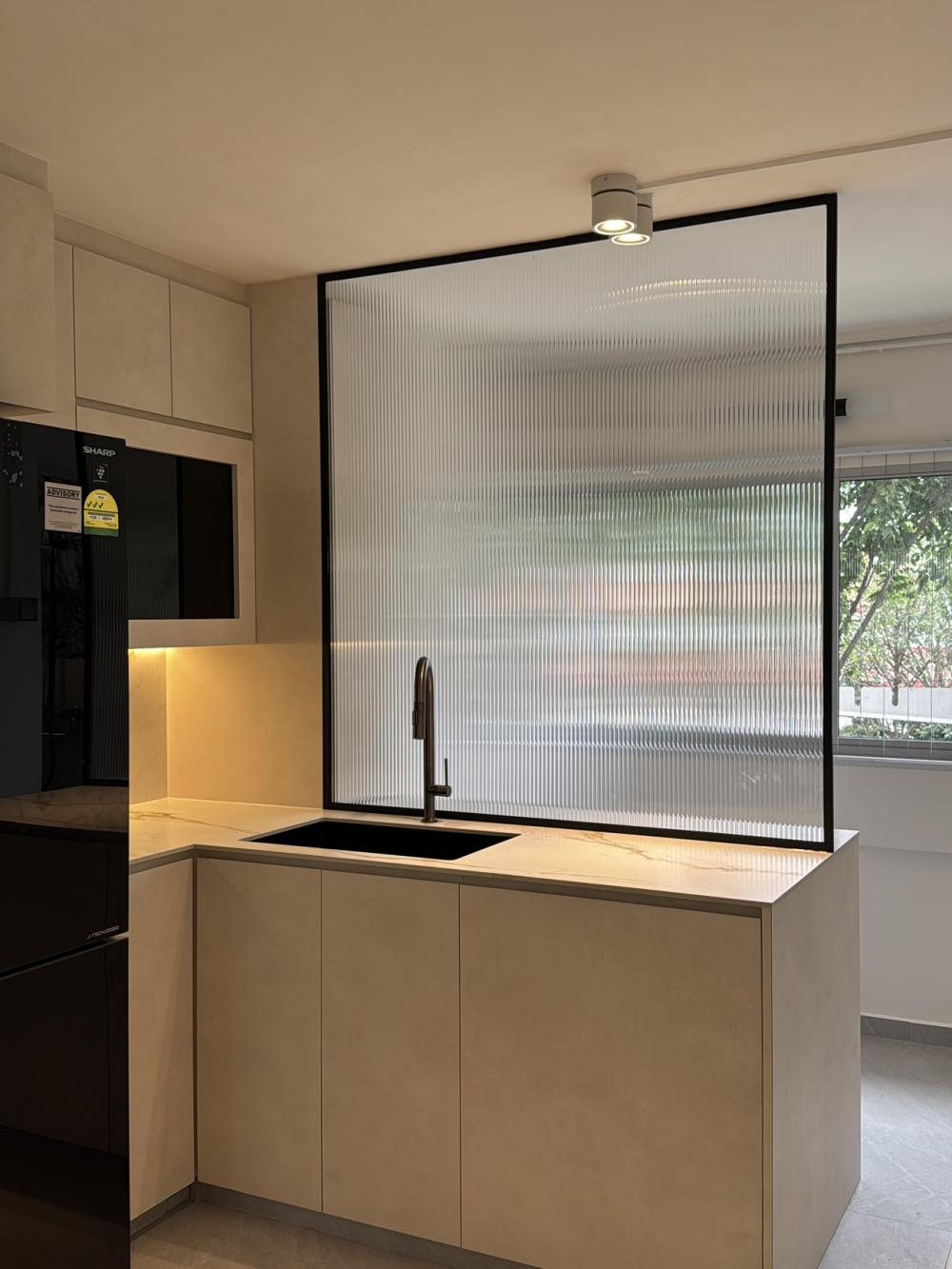 Minimalist Kitchen with Countertop and Homogeneous Tiles