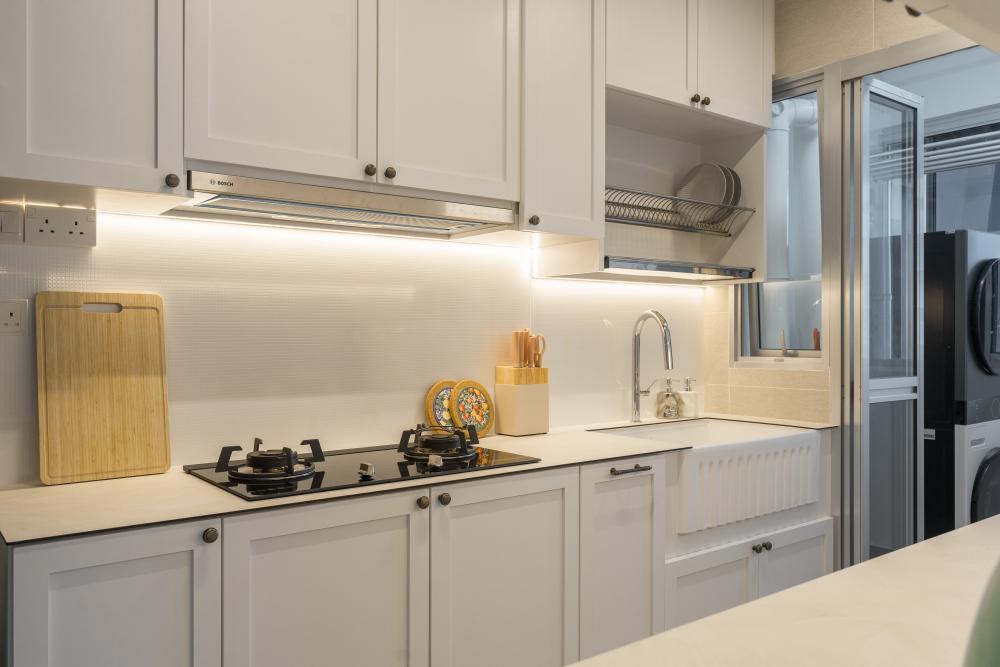 Eclectic Kitchen with Wood Flooring and Kitchen Island