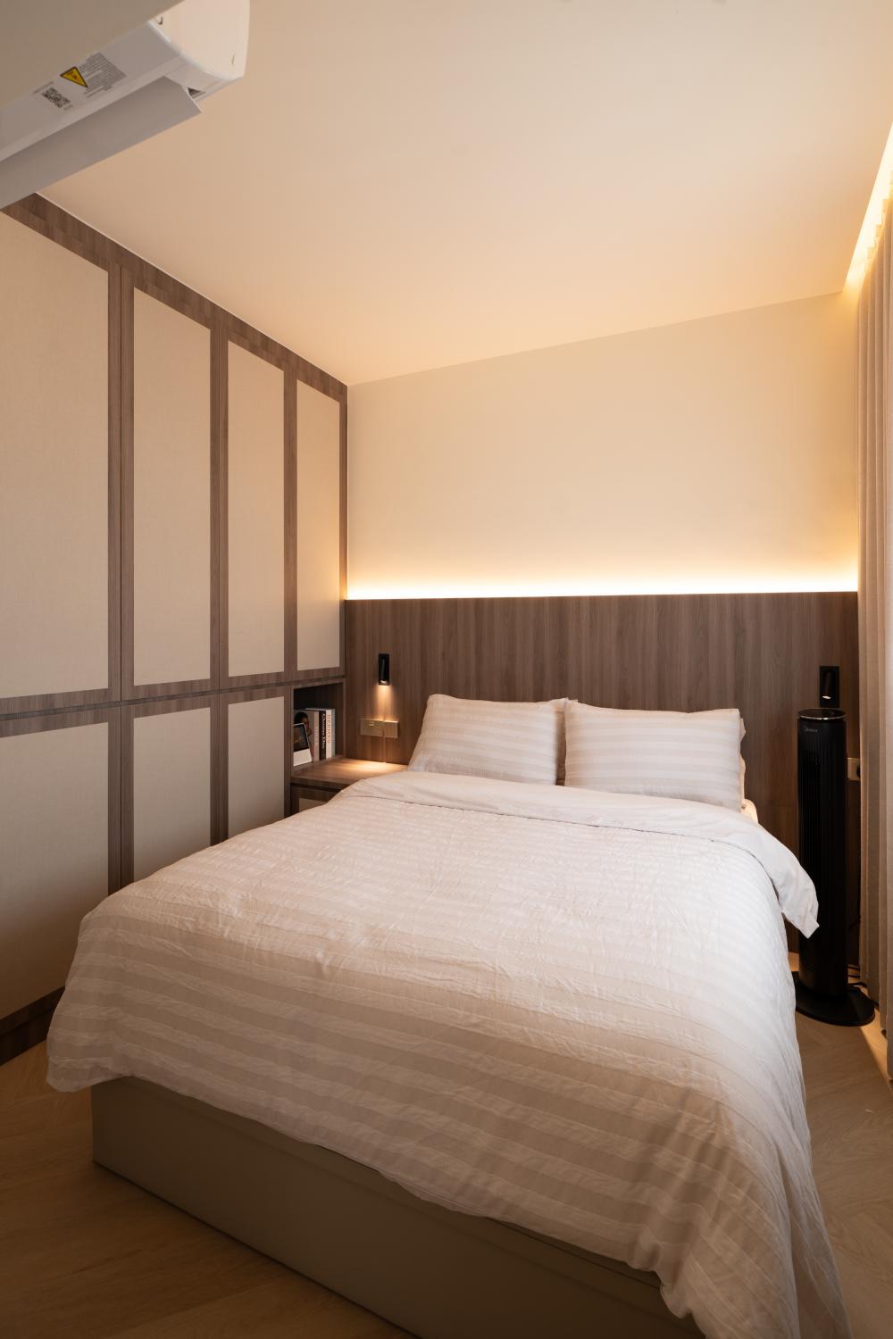Contemporary Bedroom with Wardrobe and Sliding Wardrobe