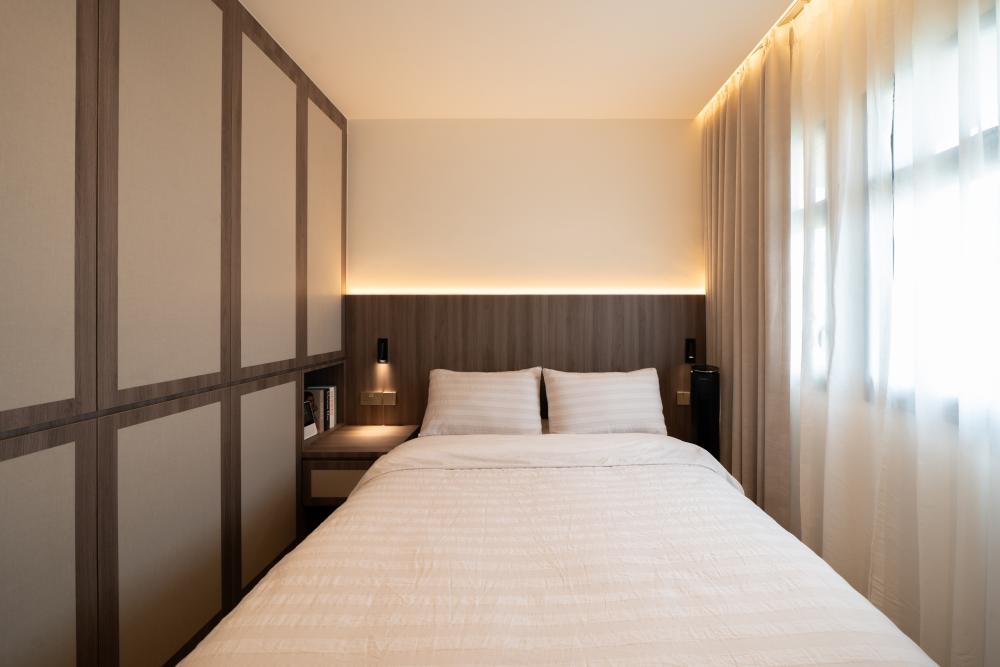 Contemporary Bedroom with Wardrobe and Sliding Wardrobe