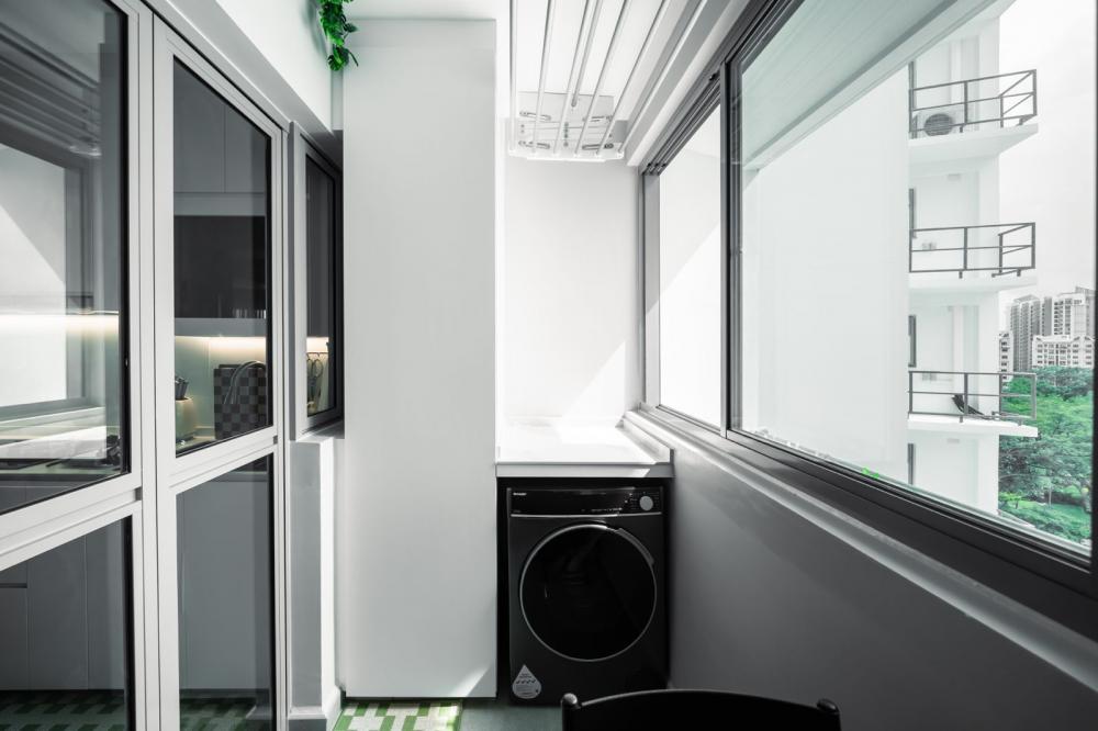 Contemporary Service Yard with Washing Machine and Laundry Area