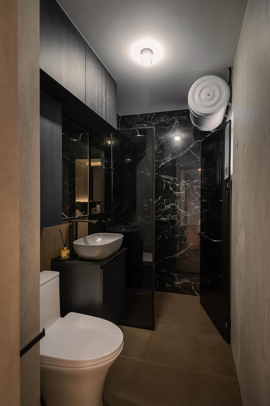 Modern Bathroom with Countertop and Homogeneous Tiles