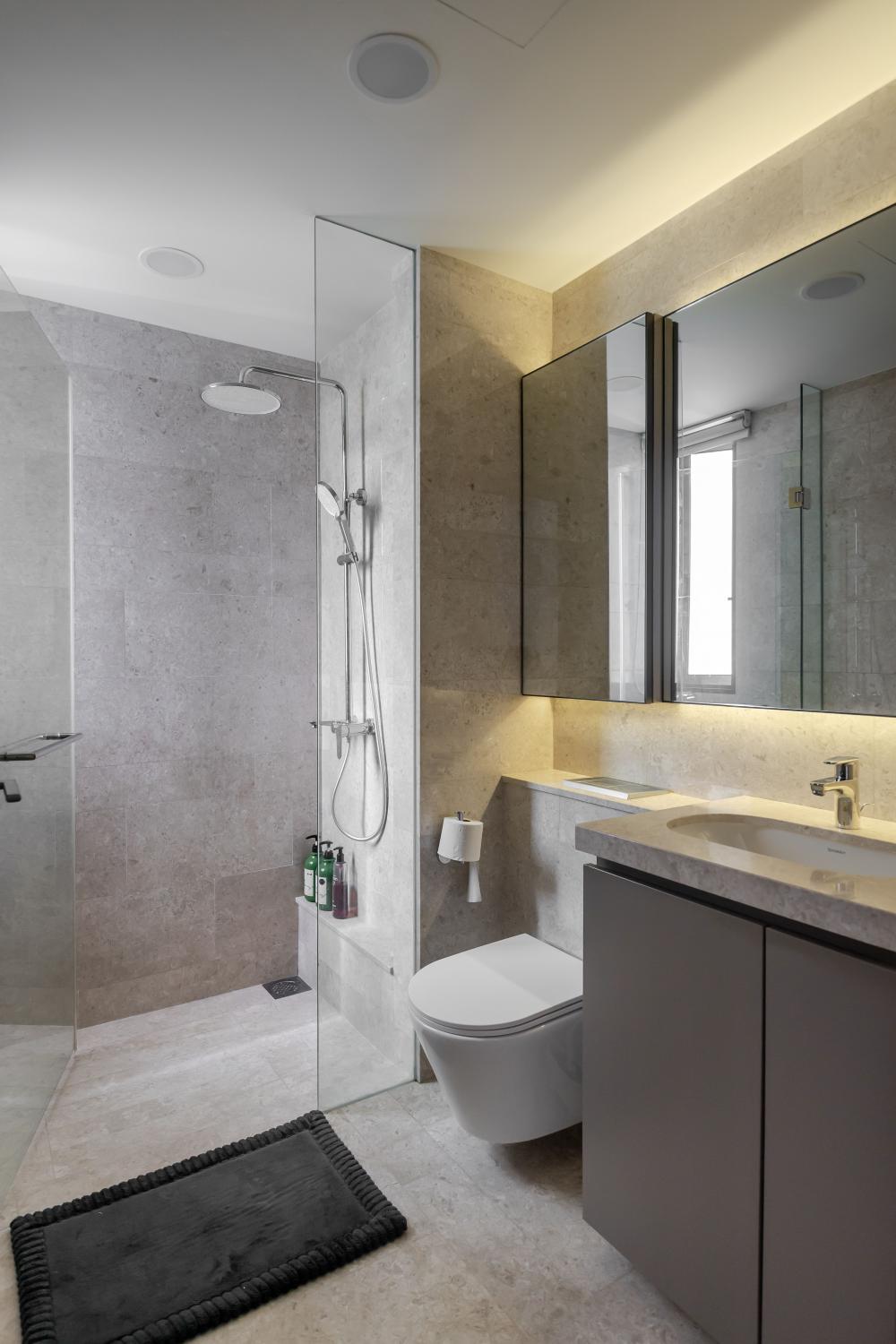 Modern Bathroom with Mirror and Bathroom Storage