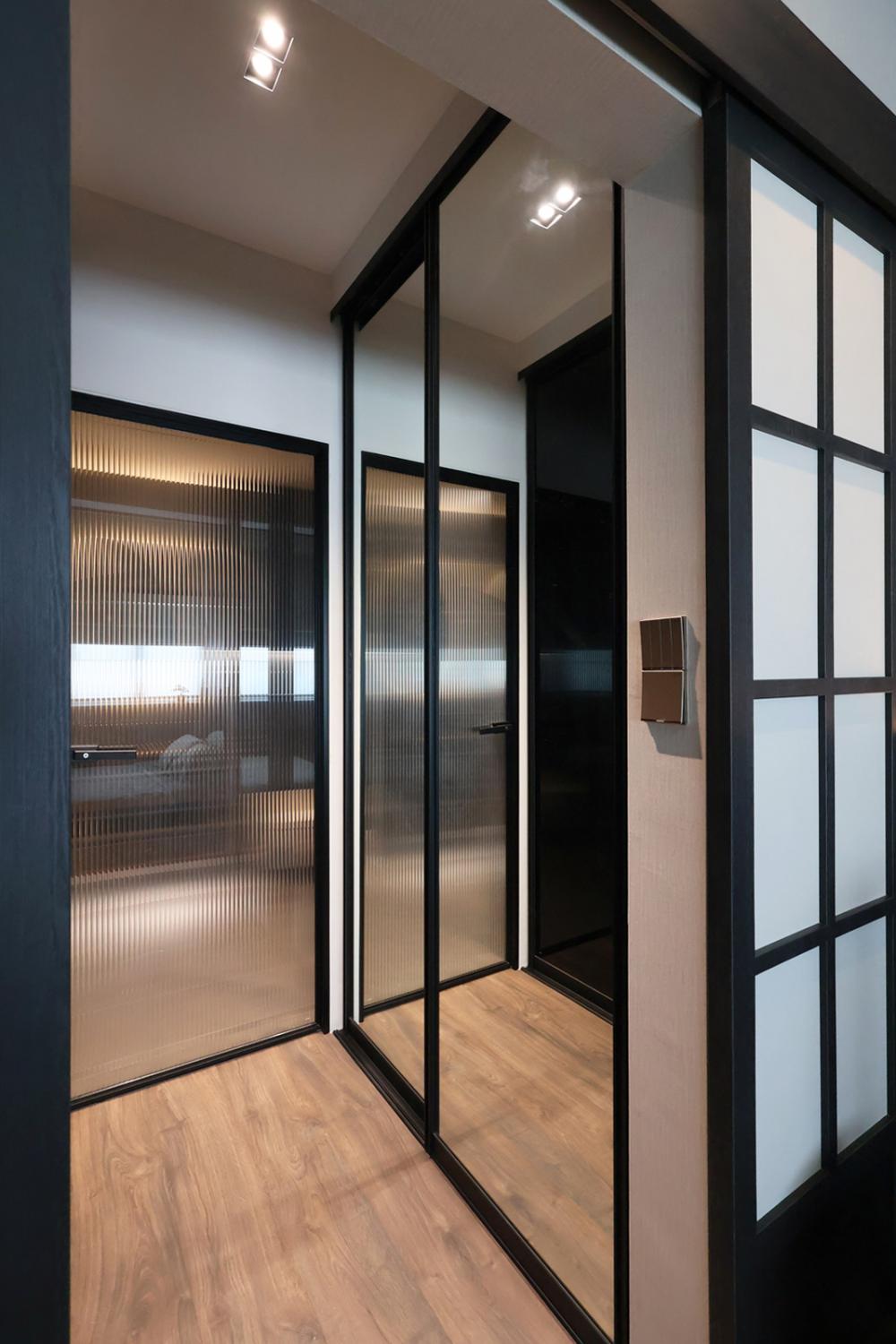 Contemporary Entryway with Mirror and Doors