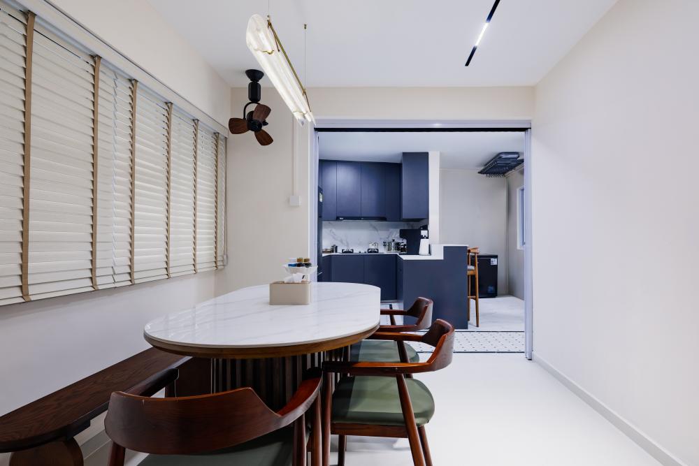 Modern Dining Room with Dining Table and Dining Chairs