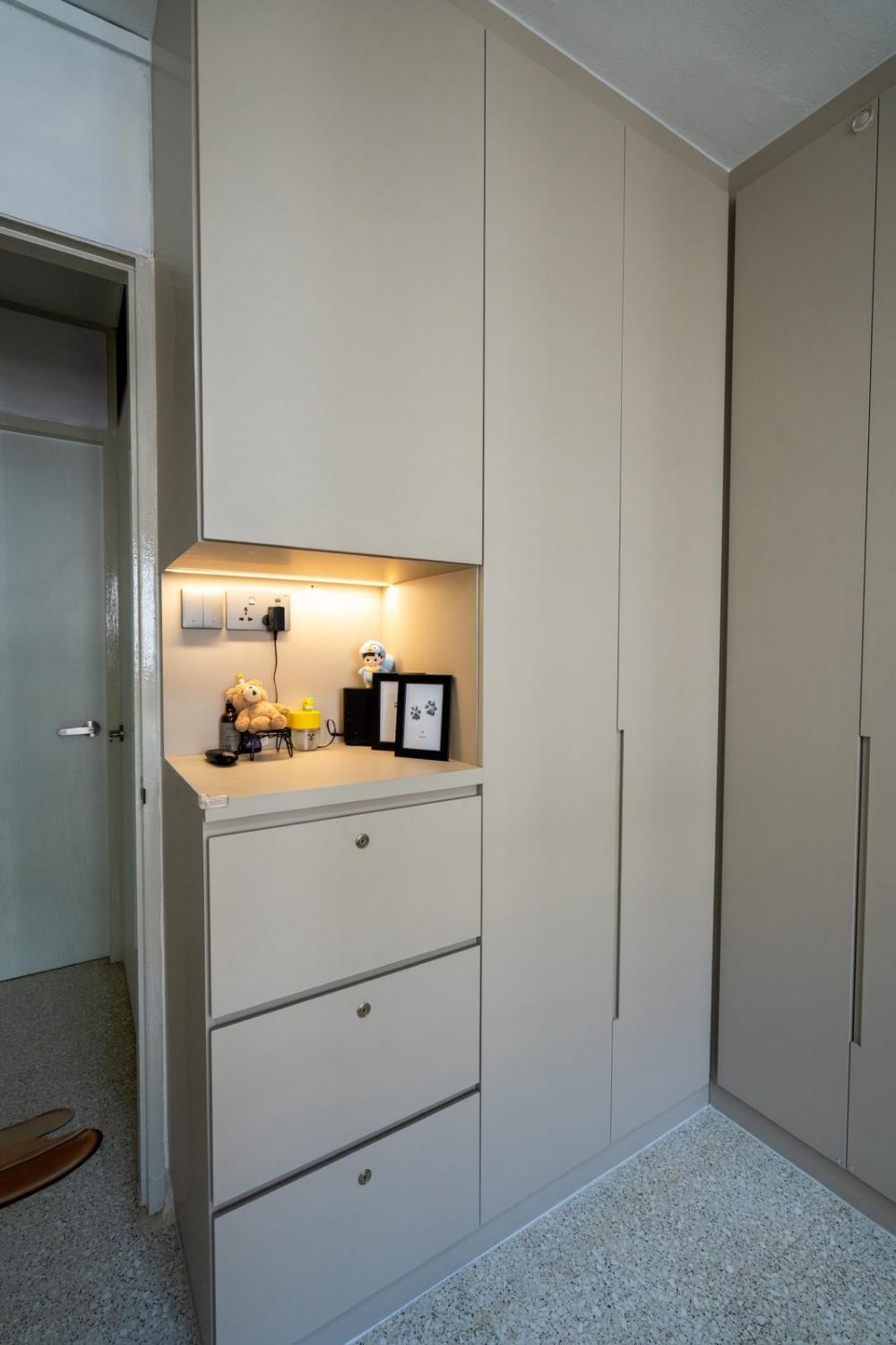 Minimalist Bedroom with Wardrobe and Closet
