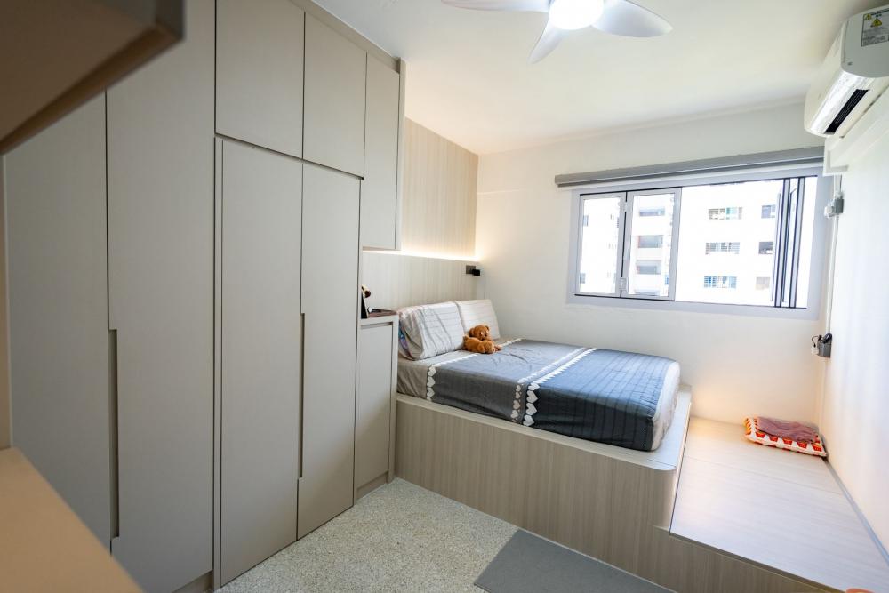 Minimalist Bedroom with Dressing Table and Blinds