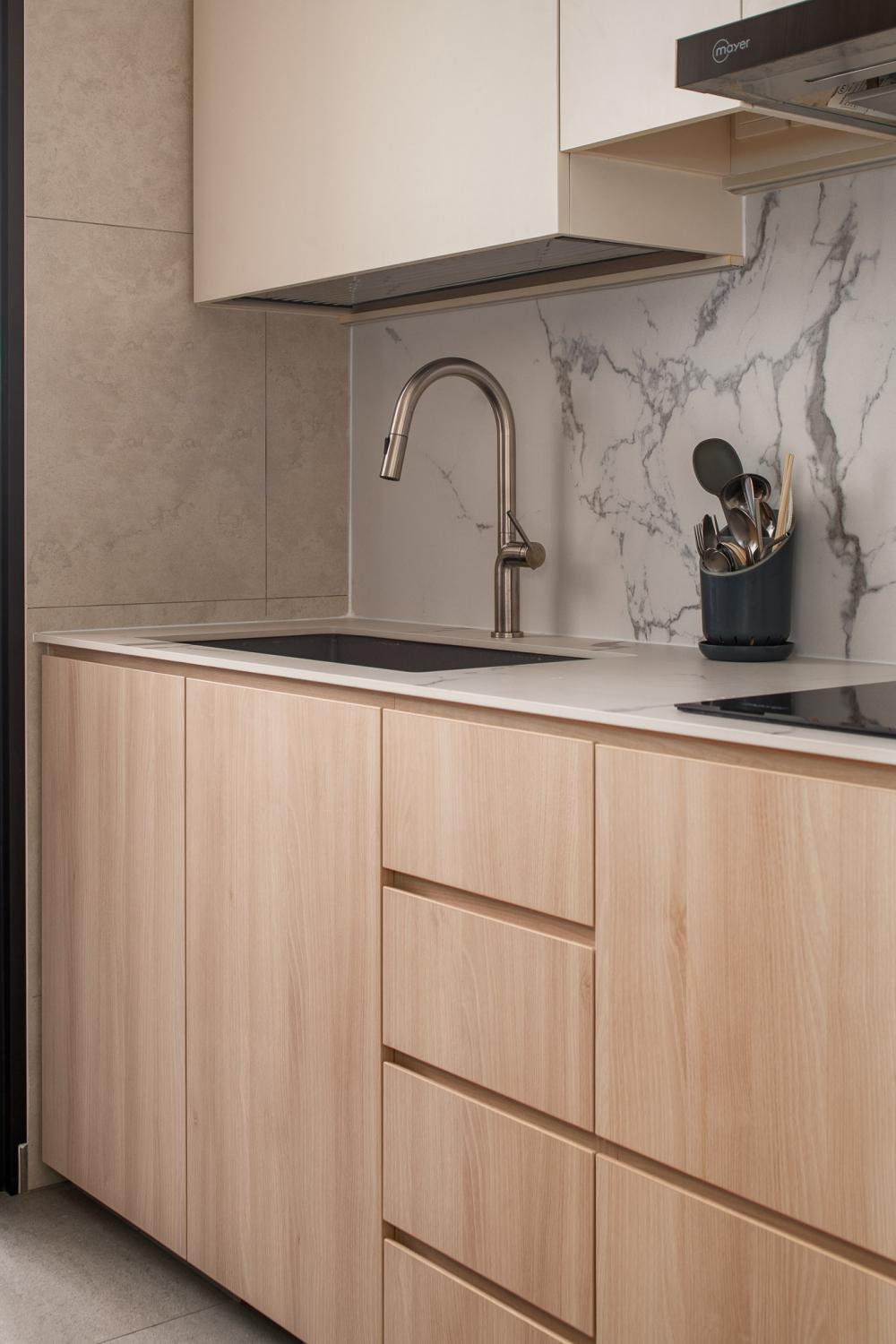 Modern Kitchen with Kitchen Accessories and Kitchen Cabinets