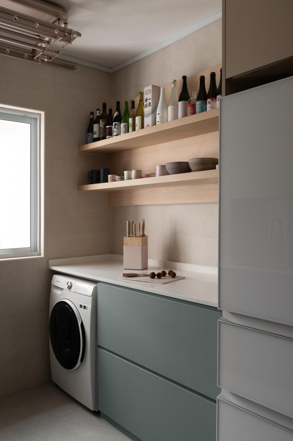 Scandinavian Kitchen with Countertop and Homogeneous Tiles