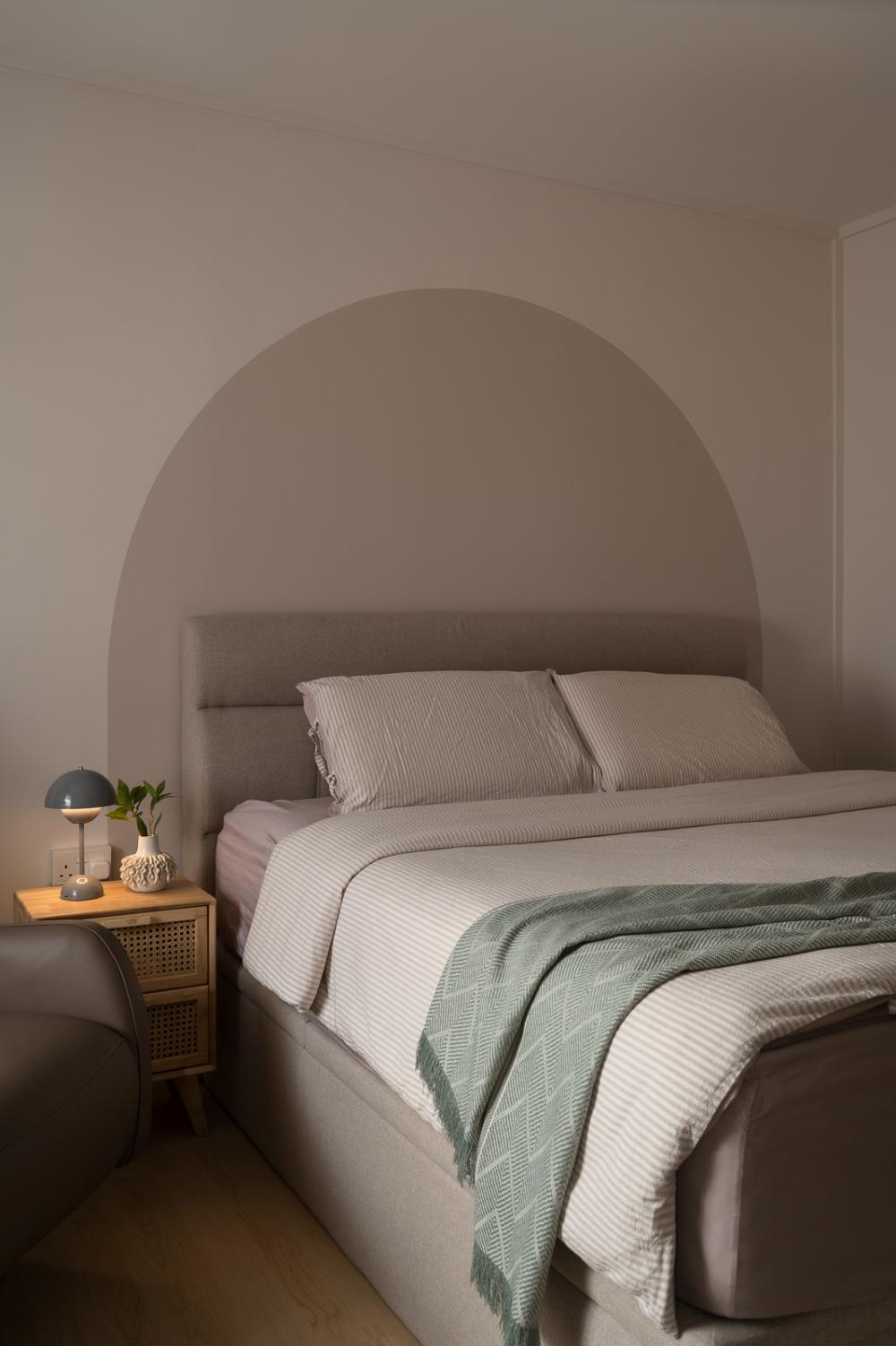 Scandinavian Bedroom with Vinyl Flooring and Drop Light