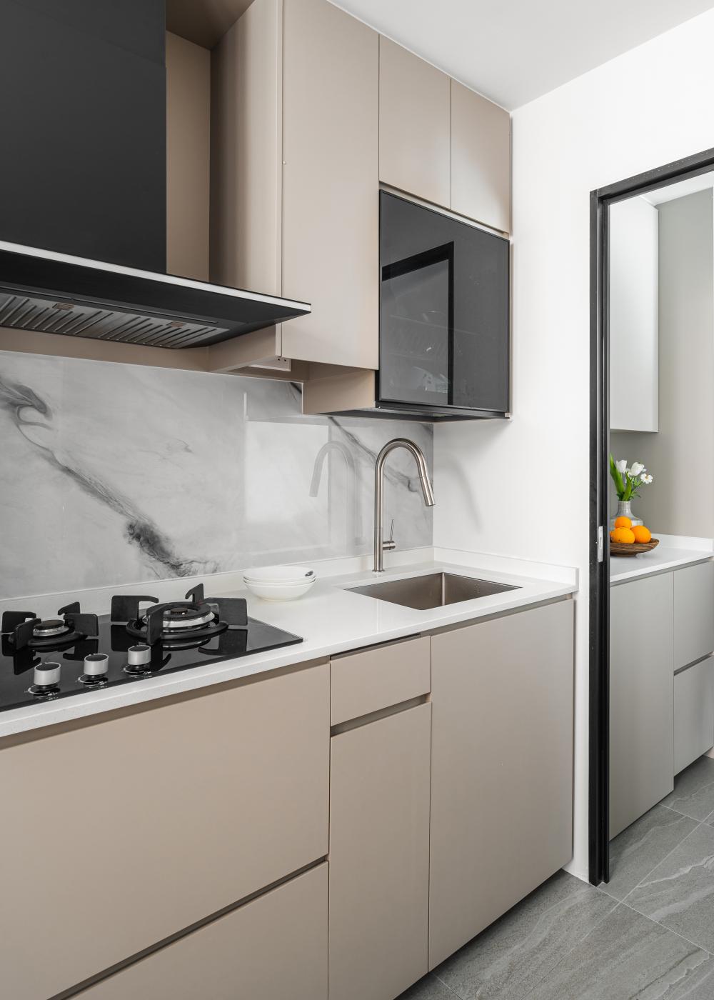 Modern Kitchen with Countertop and Homogeneous Tiles