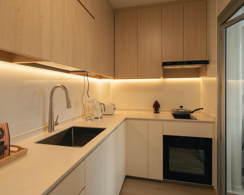 Scandinavian Kitchen with Kitchen Island and Open Kitchen