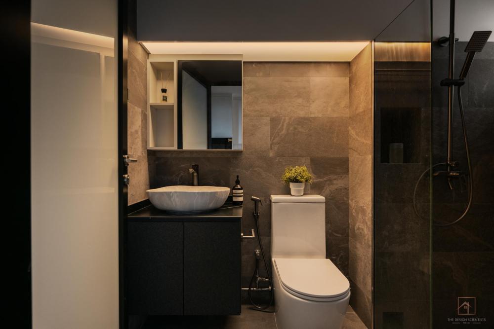Contemporary Bathroom with Mirror and Rainshower