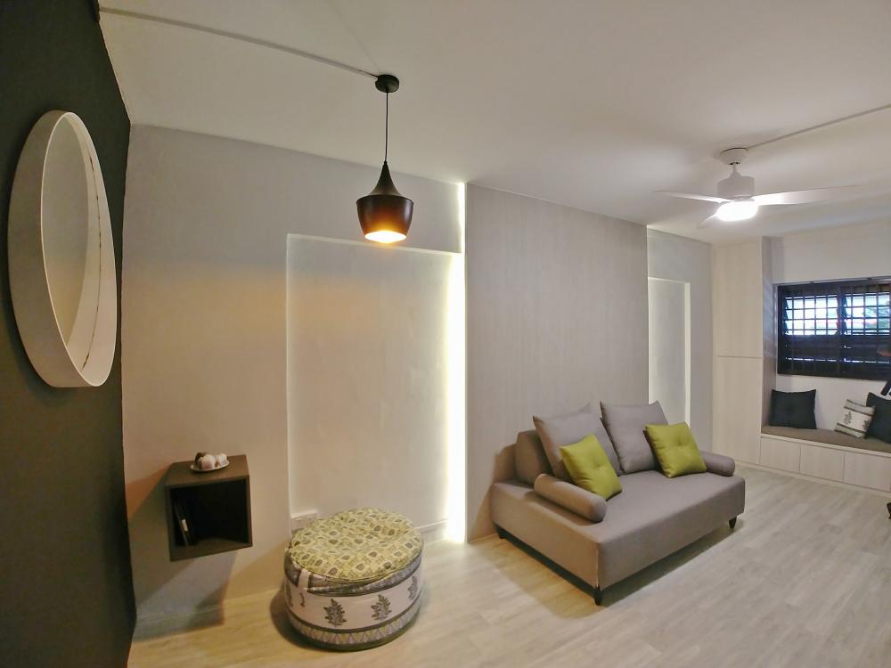 Asian Living Room with Vinyl Flooring and Homogeneous Tiles