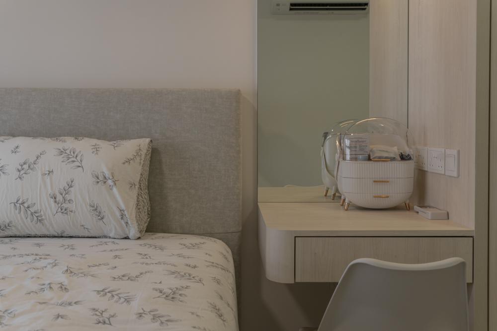 Minimalist Bedroom with Wardrobe and Queen Bed