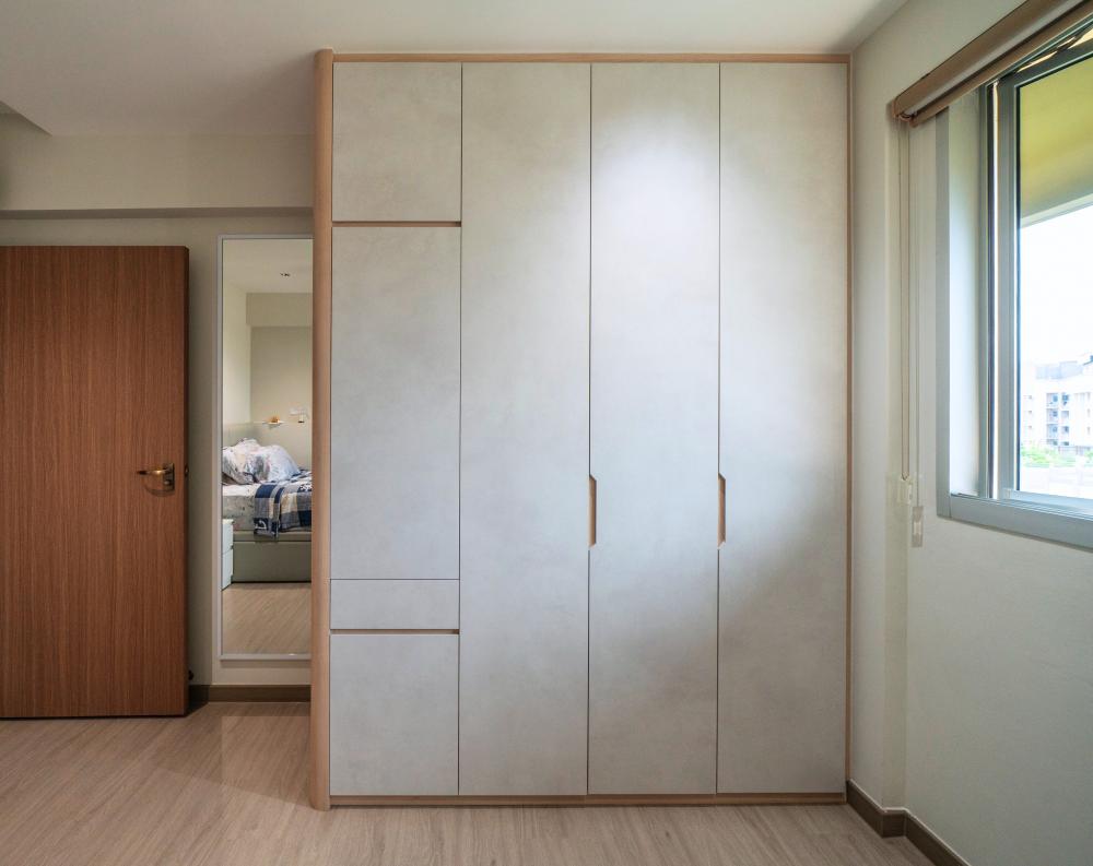 Contemporary Bedroom with Vinyl Flooring and Wardrobe