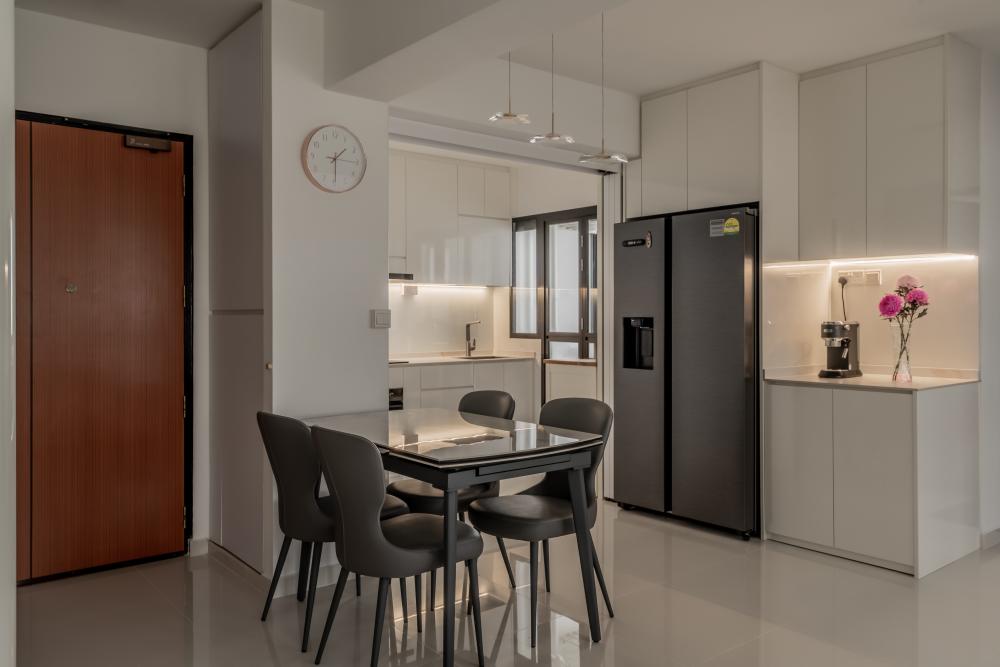 Minimalist Dining Room with Drop Light and Kitchen Backsplash
