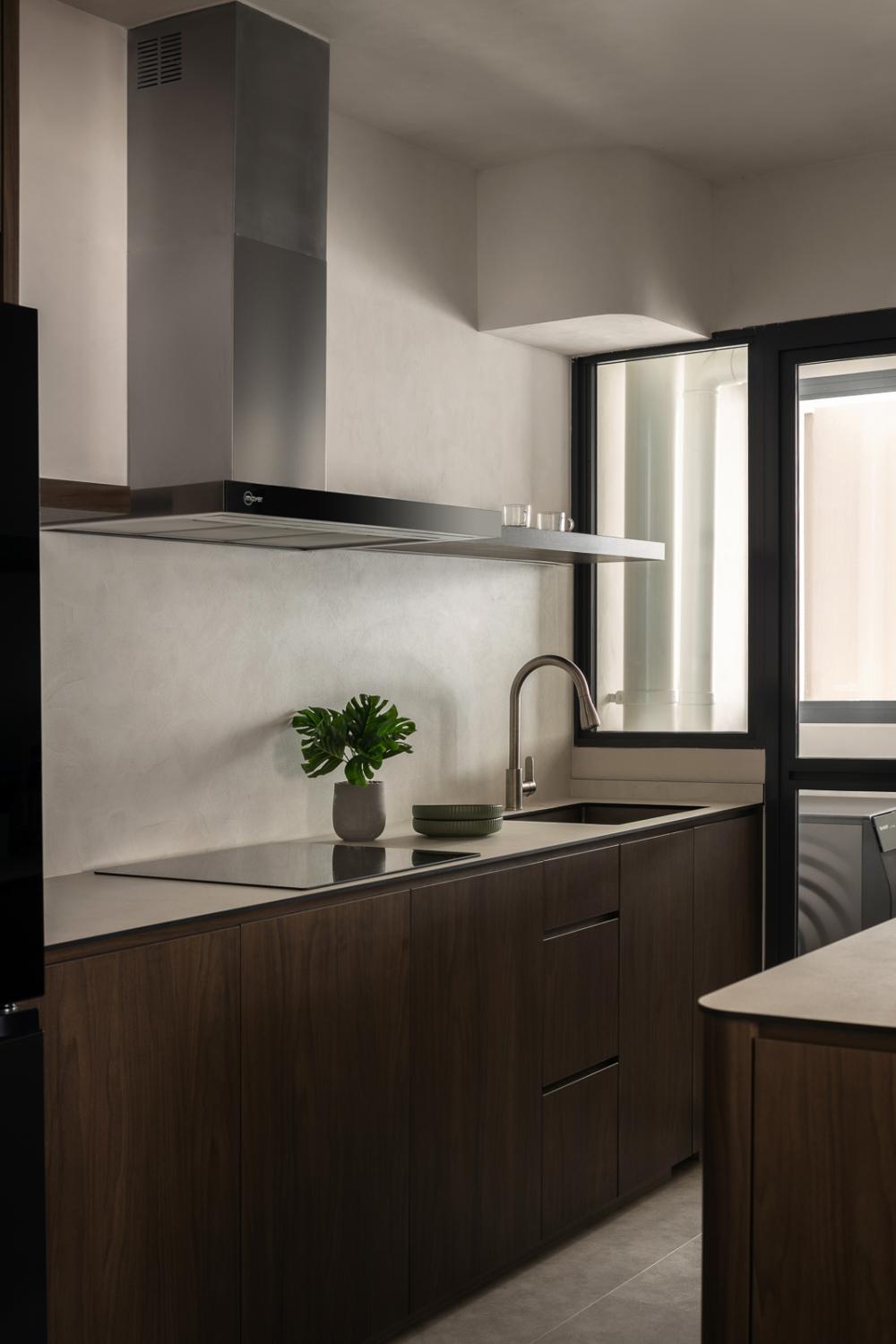 Minimalist Kitchen with Countertop and Homogeneous Tiles