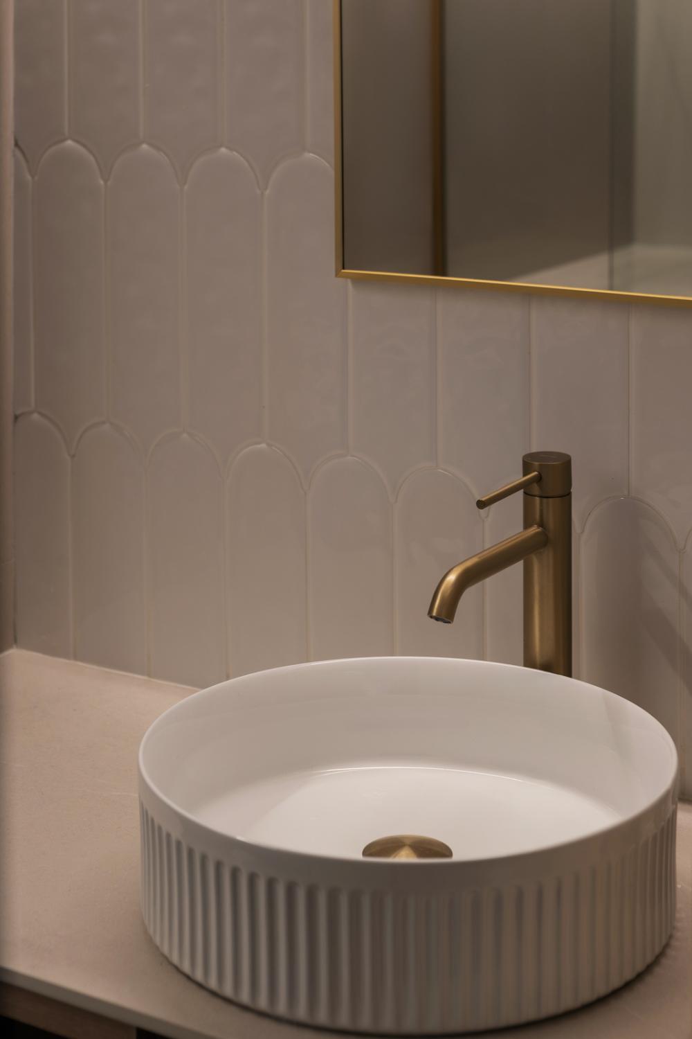 Scandinavian Bathroom with Countertop and Mirror