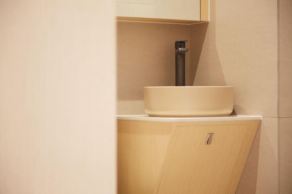 Minimalist Bathroom with Countertop and Bathroom Storage