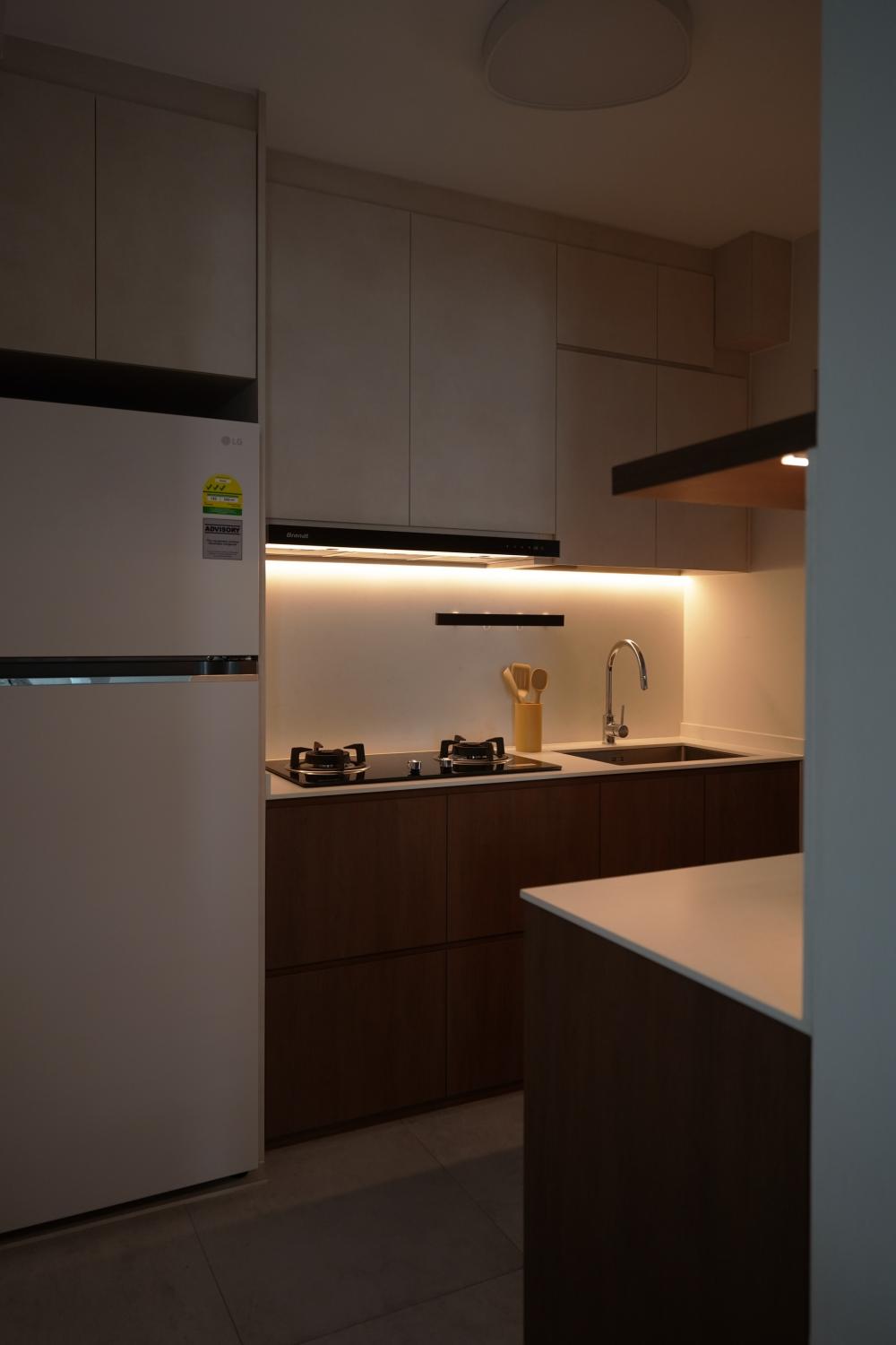 Modern Kitchen with Kitchen Island and Open Kitchen