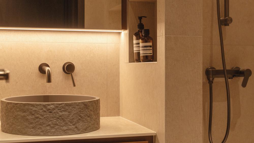 Contemporary Bathroom with Homogeneous Tiles and Bathroom Storage