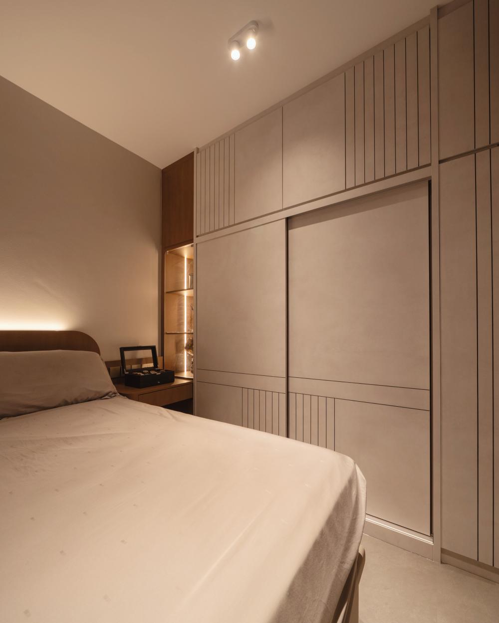 Contemporary Bedroom with Drop Ceiling and Wardrobe