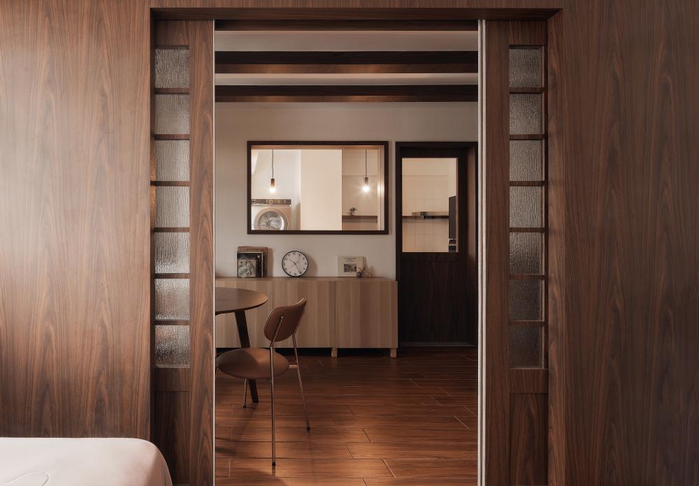 Modern Living Room with Wood Flooring and Flooring
