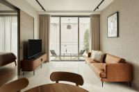 Modern New Condominium by Starry Homestead Pte Ltd